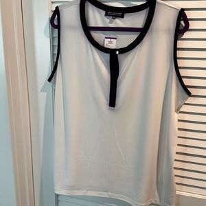 NWT JONES NEW YORK Sleeveless Black and White blouse with button front. Size 2X